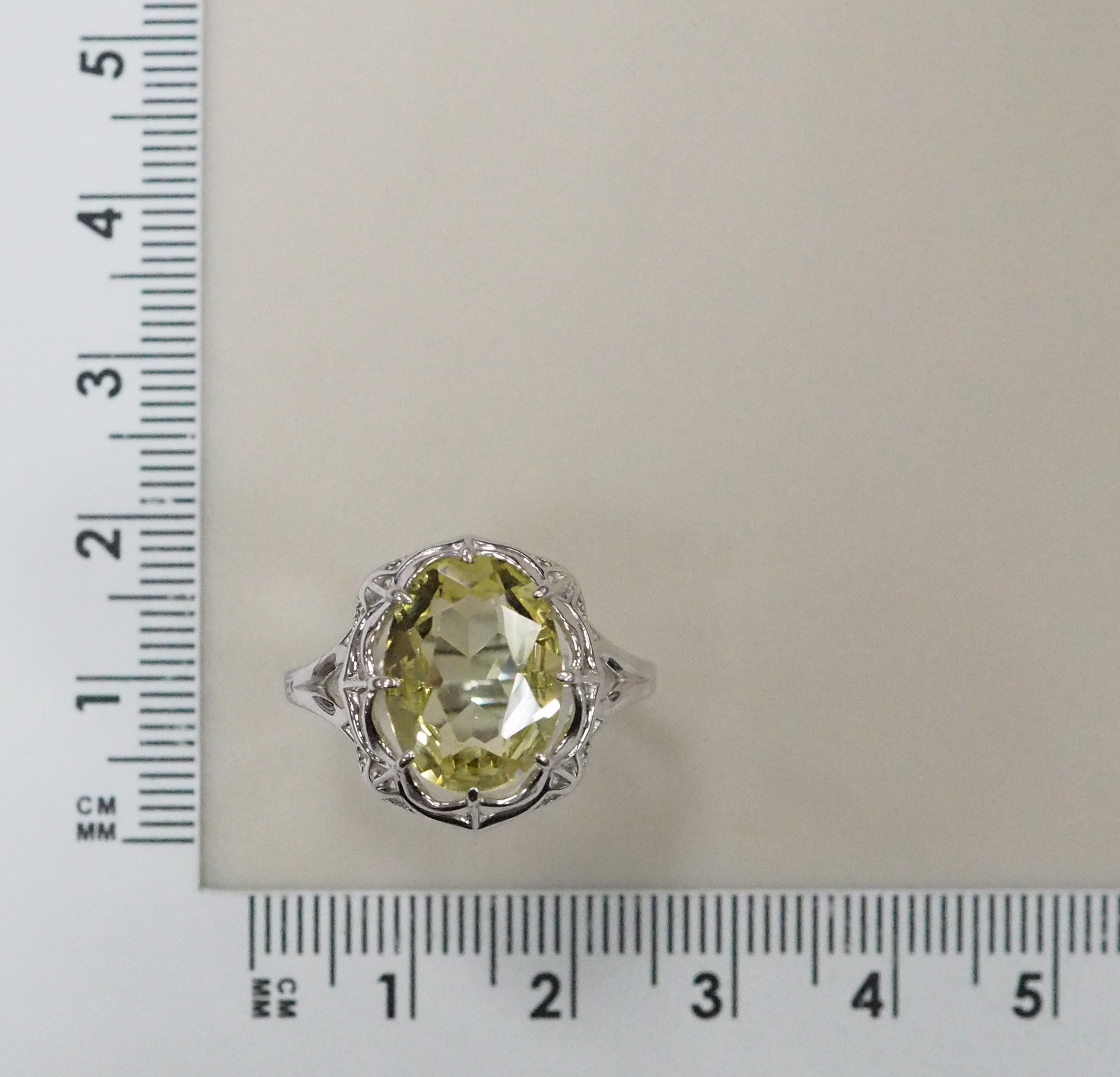 Серебряное кольцо с цитрином